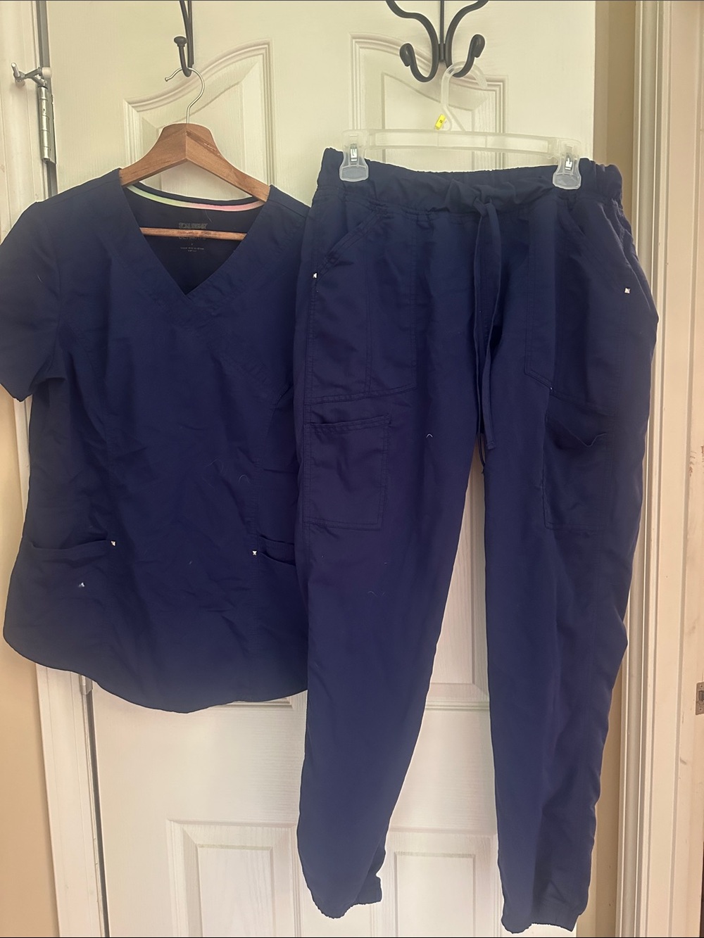 Scrubstar Navy V-Neck Top & Drawstring Jogger Pants
